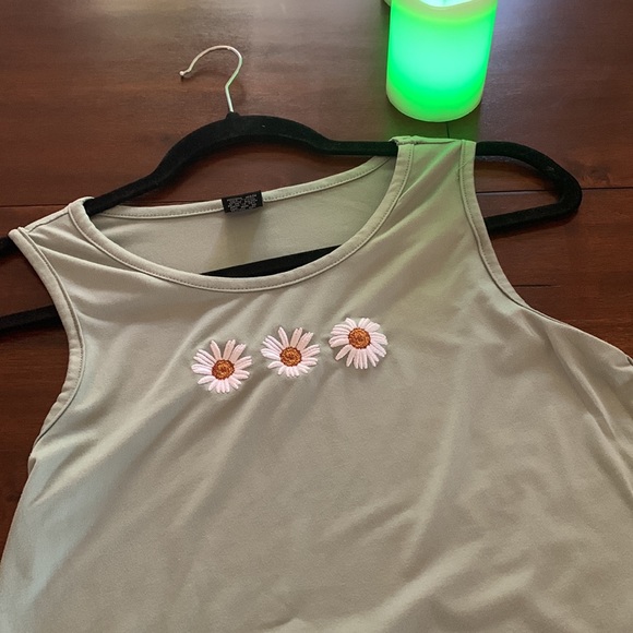 Cute dress - Picture 3 of 6